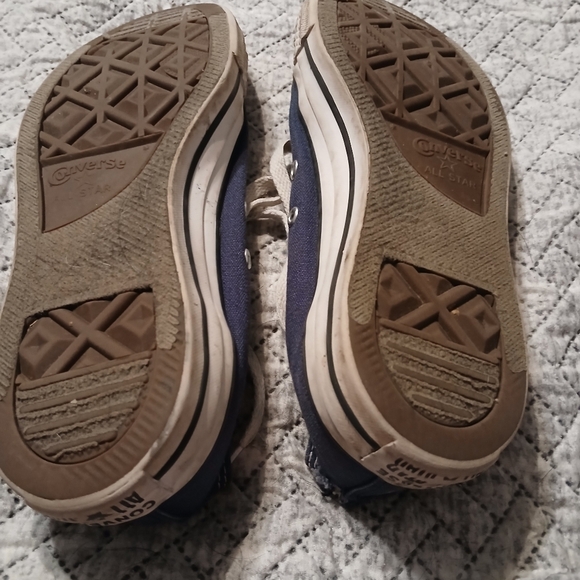 Converse mens size 8 distressed dark blue tennis shoes. - Picture 6 of 6